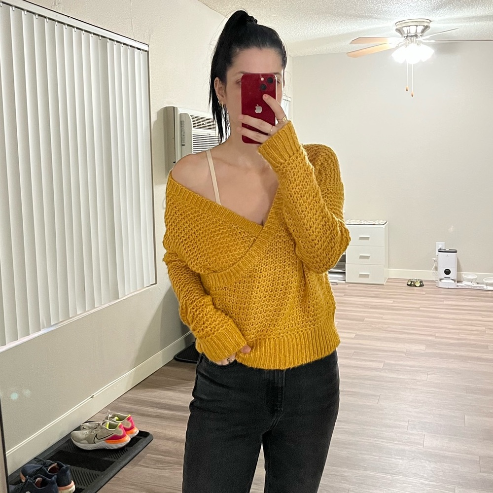 Abercrombie Reversible Sweater in Yellow